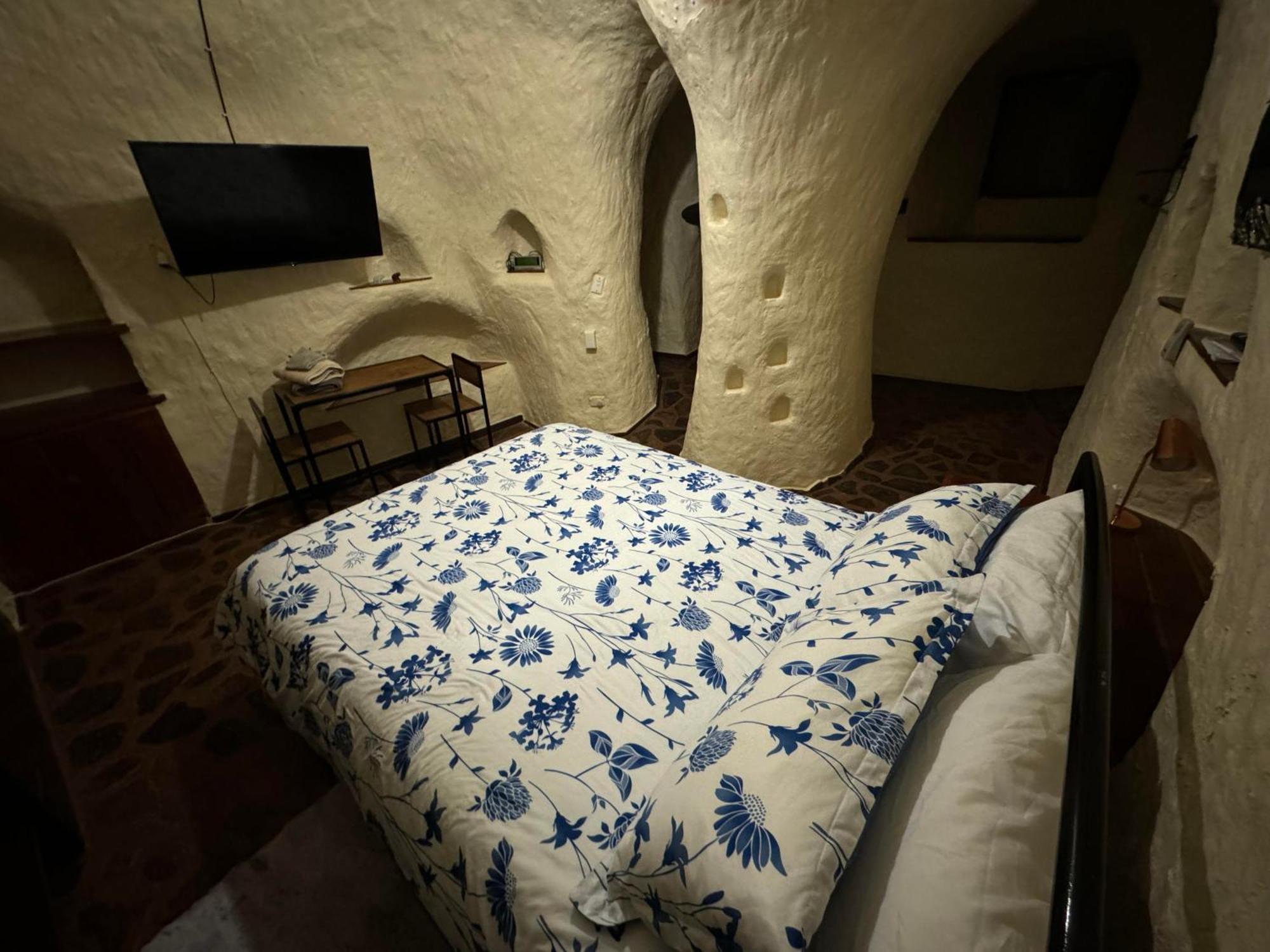 Hotel Di'S Dugouts Coober Pedy Exterior foto