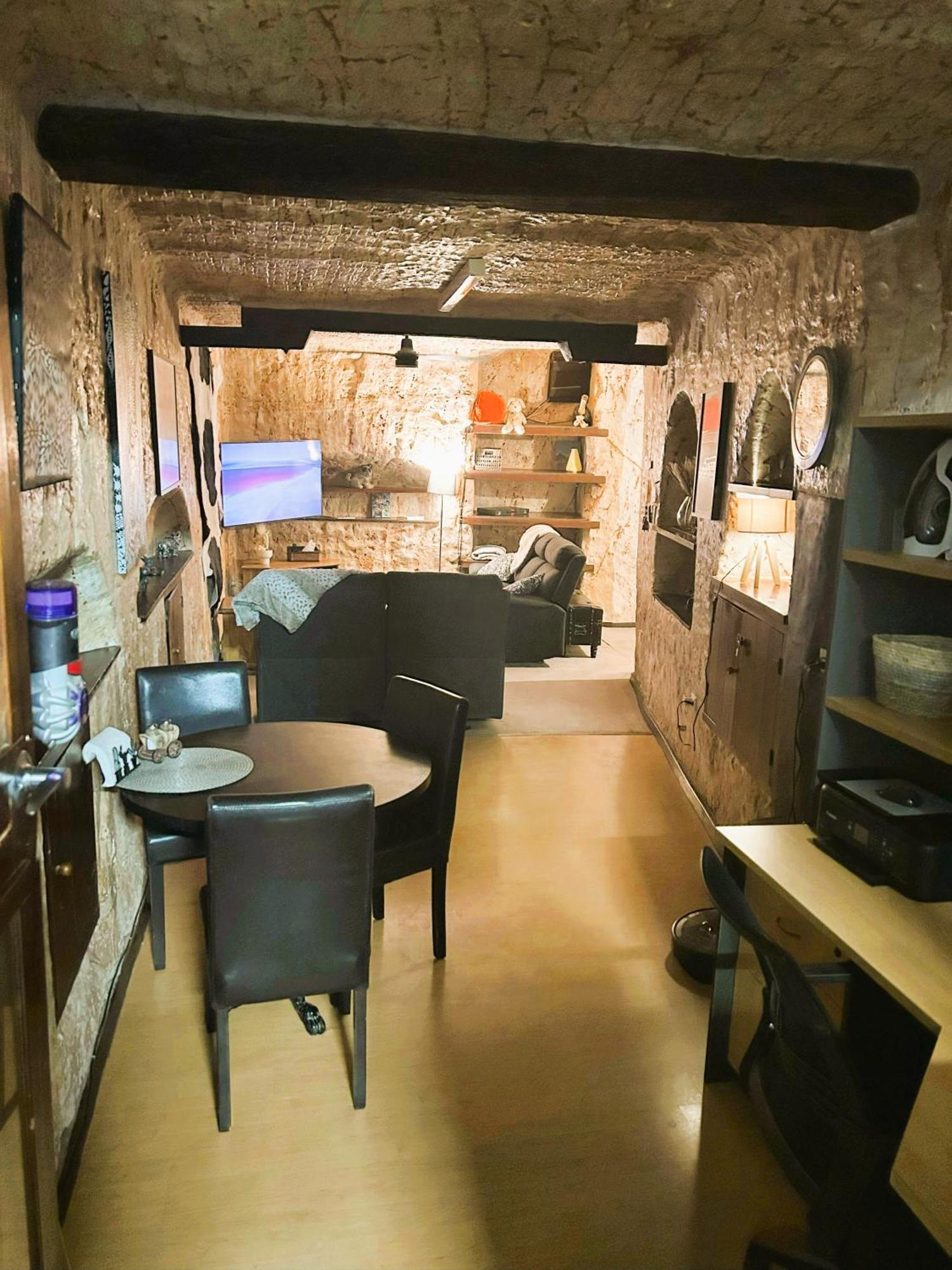 Hotel Di'S Dugouts Coober Pedy Exterior foto