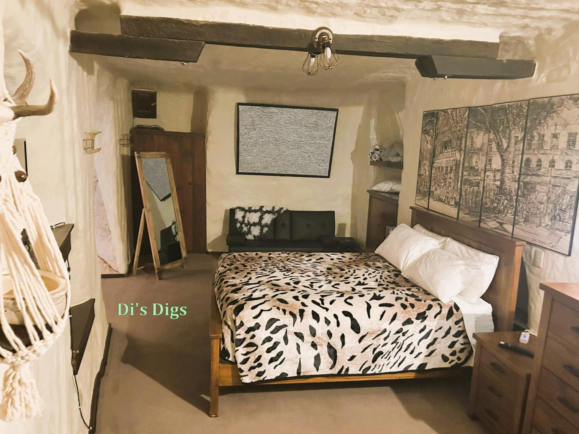 Hotel Di'S Dugouts Coober Pedy Exterior foto